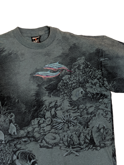 [XL] Vintage Underwater Dolphin Embroidered Tee
